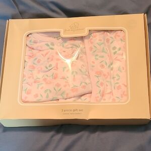 First Imoressions Pink Floral 3-Piece Baby Gift Set 0-3 Months NIB
